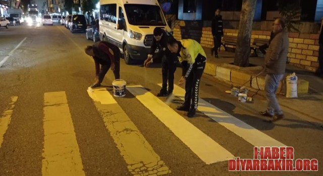 Baykan Belediyesi Yol Çizgi Ve Yaya Geçidi Çalışmaları Devam Ediyor