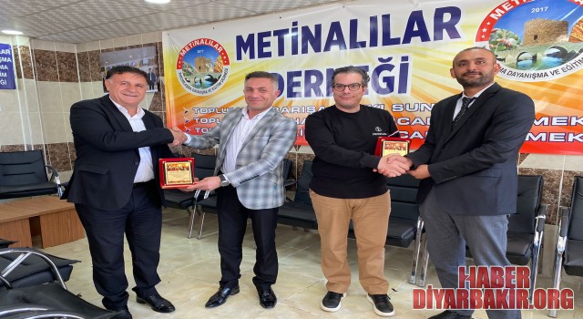 Metina Aşiretinden Yazar Sinanoğlu”na Büyük Destek