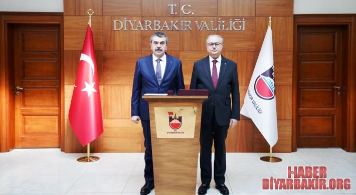 Milli Eğitim Bakanı Yusuf Tekin Diyarbakır’a Ziyarette Bulundu