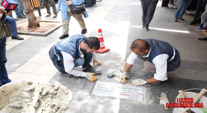 Kürt Şairlerinin Beyitleri Kaldırım Taşlarına İşlendi