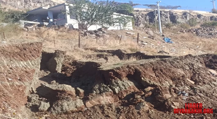 Baykan TOKi Şantiyesinde Tehlike Çanları: Ev Toprak Kaymasının Eşiğinde!