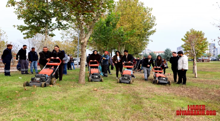 Üniversite Öğrencileri Sahada Budama Tekniklerini Uygulamalı Öğrendi