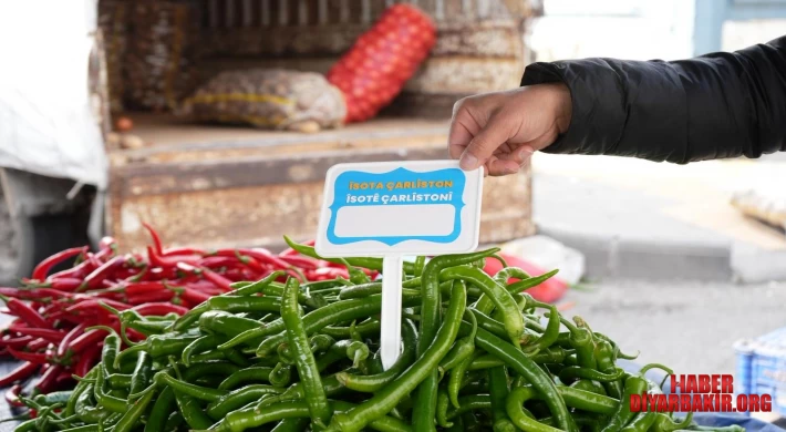 Semt Pazarında Kürtçe Etiketler Dağıtıldı