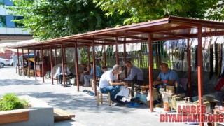 Nebi Cami Önündeki Ayakkabı Boyacılarının Yeri Yenileniyor