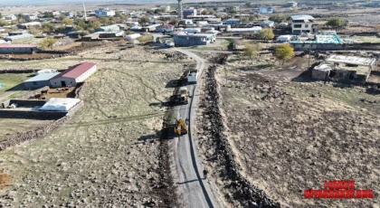 Kayapınar Belediyesi’nden Kış Öncesi Köylerde Yol Çalışması