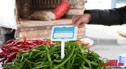 Semt Pazarında Kürtçe Etiketler Dağıtıldı